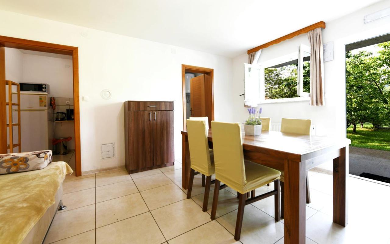 Apartman Leona Rakovica Exterior photo