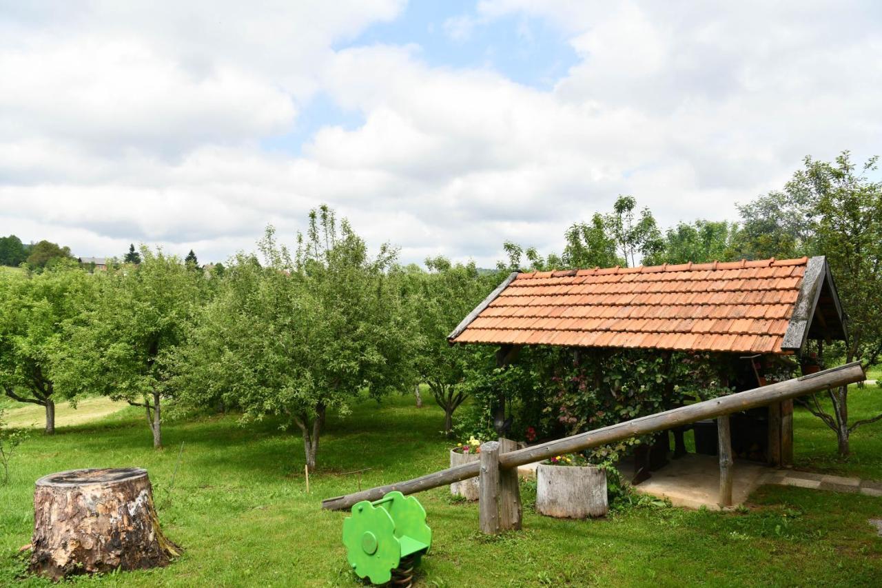 Apartman Leona Apartment Rakovica Exterior photo